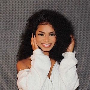 Meet your Posher, Zharia